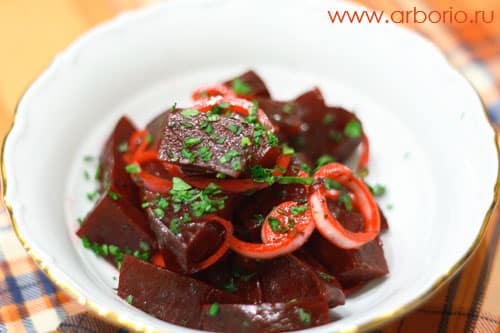Салат из запеченной свеклы. фото beetroot salad Салат из запеченной свеклы.