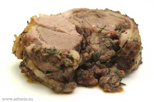 lamb leg Баранья нога, запеченная с козьим сыром.
