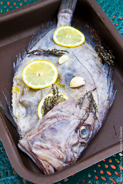 Рыба с лимоном и тимьяном - фото