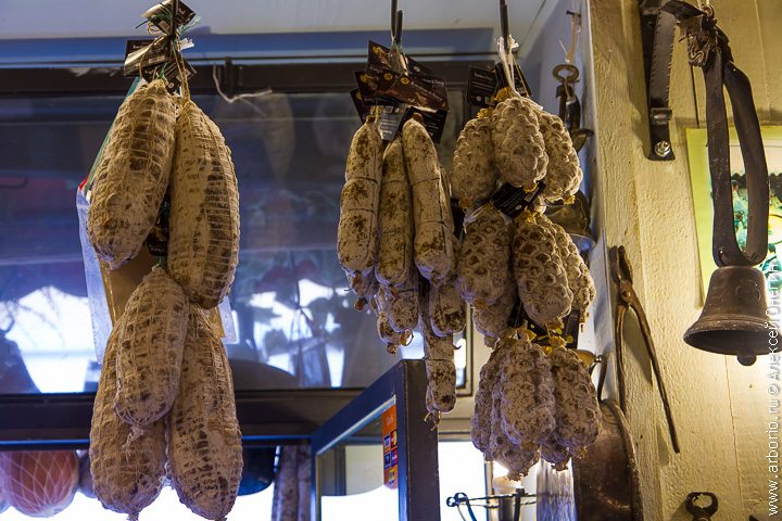 Фото к статье Царство мясных лавок - Норча, Италия Царство мясных лавок - Норча, Италия фото