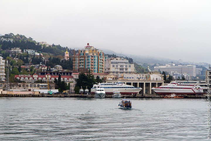 Ласточкино гнездо и ялтинское побережье - Ялта, Россия фото