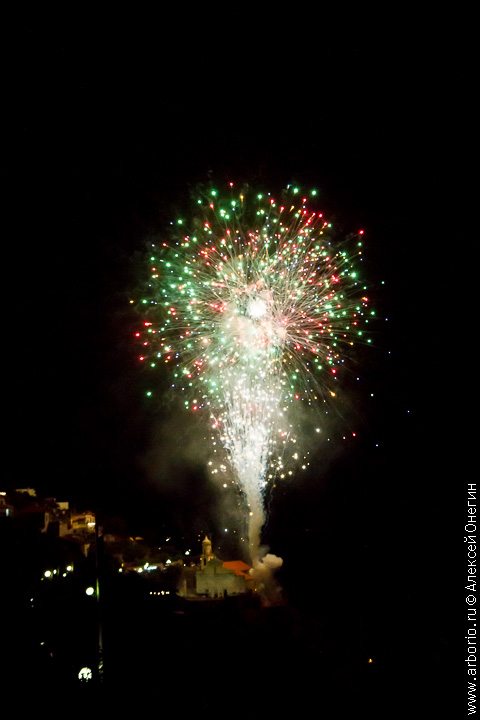 Фейерверки в Конка-деи-Марини - Италия фото