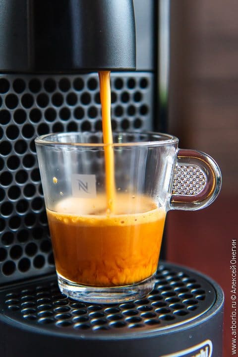 Кофемашина UMilk Pure Black от Nespresso - фото