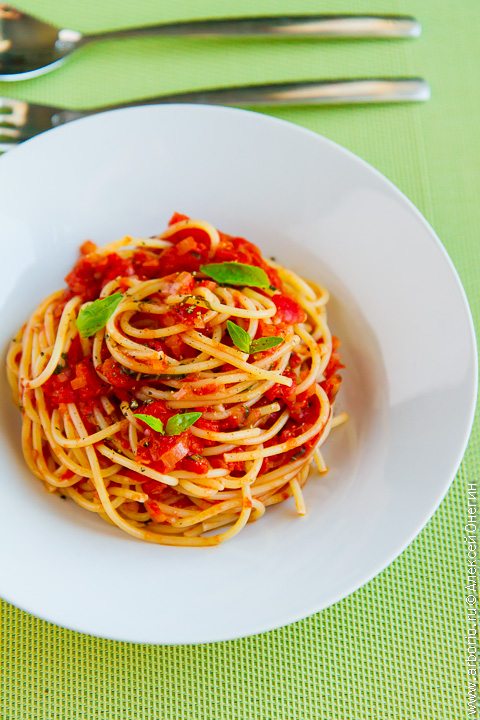 spaghetti pomodoro 1